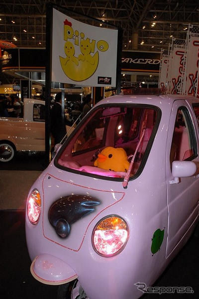 【東京オートサロン09】写真蔵…レッドゾーン ひよこ姿の三輪車