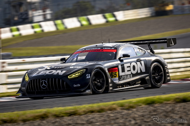 GT300クラス3位の#65 LEON PYRAMID AMG(蒲生尚弥/篠原拓朗)