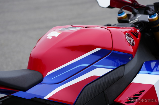 ホンダ CBR1000RR-R