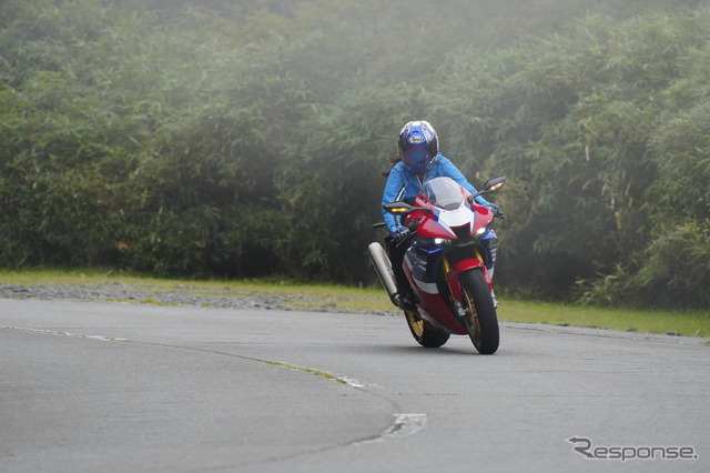 ホンダ CBR1000RR-R