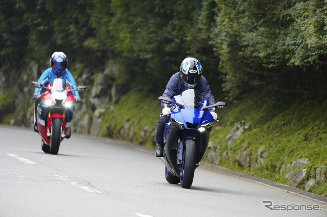ホンダ CBR1000RR-Rとヤマハ YZF-R1