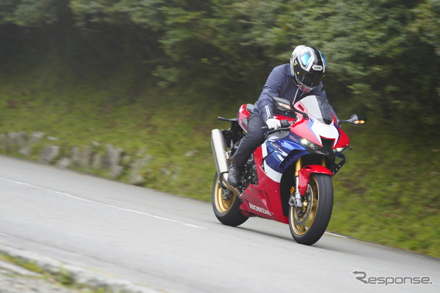 ホンダ CBR1000RR-R