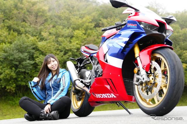 ホンダ CBR1000RR-Rと美音響華氏