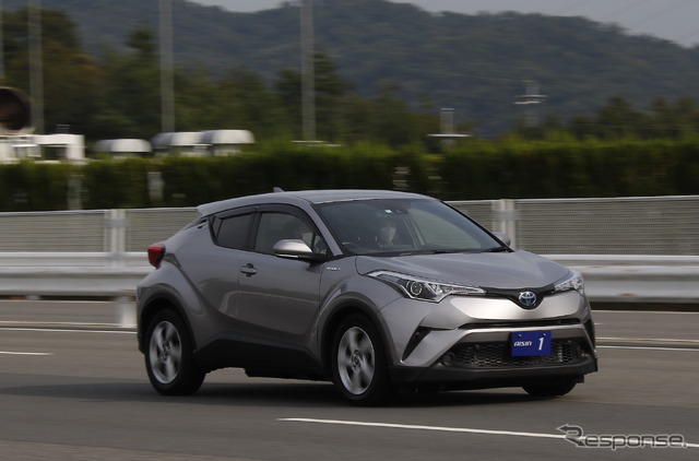 第3世代eアクスルを搭載した、トヨタ『C-HR』ベースの試作車