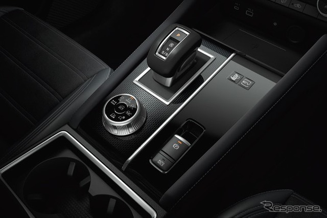 三菱 アウトランダーPHEV ブラックエディション専用シフトパネル(レザーエッチング加工)