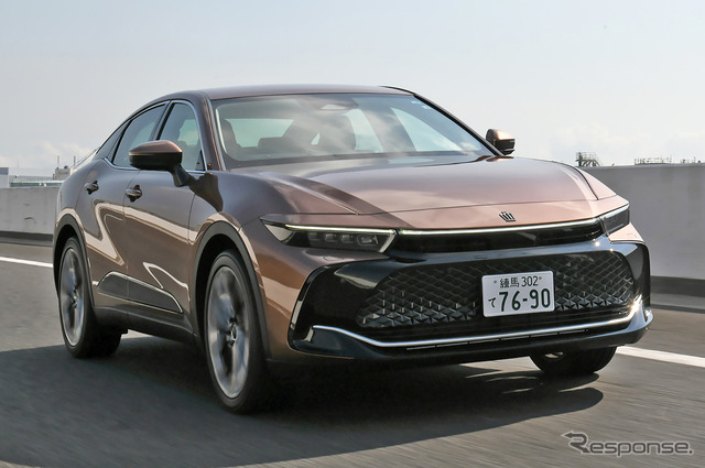 トヨタ クラウン クロスオーバー G アドバンスト レザーパッケージ(21インチタイヤ装着)