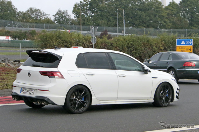 謎のVW『ゴルフR』プロトタイプ(スクープ写真)