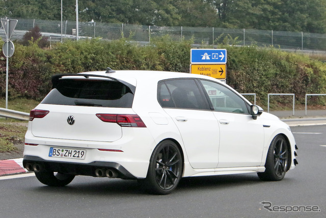 謎のVW『ゴルフR』プロトタイプ(スクープ写真)