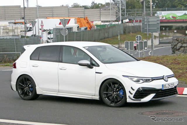 謎のVW『ゴルフR』プロトタイプ(スクープ写真)