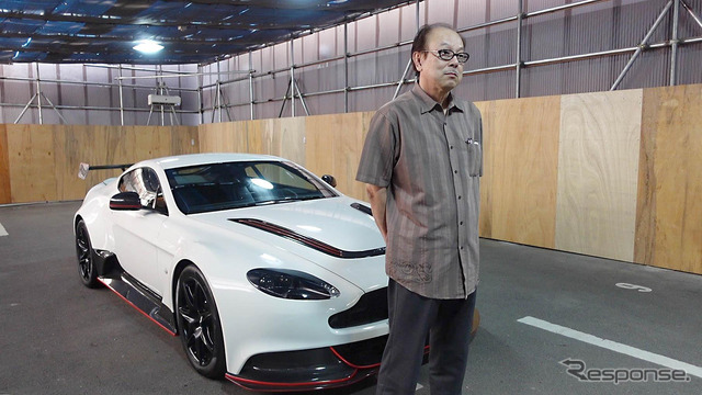 アストンマーティン ヴァンテージ GT12と上甲幸寿さん