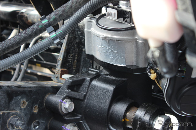 「BS-EPS」評価用試作車の日野『デュトロ』に搭載されていた「BS-EPS」ユニット