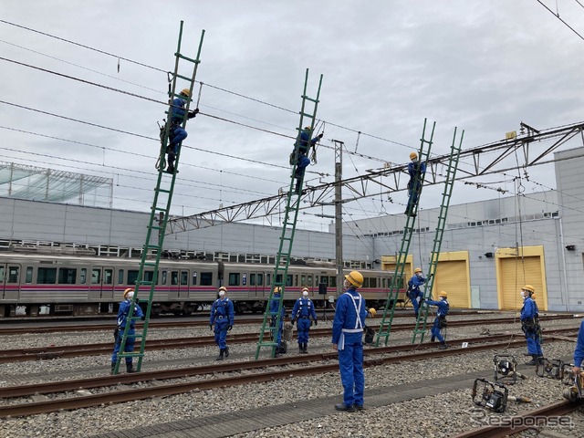 京王電鉄・総合事故復旧訓練:架線の復旧