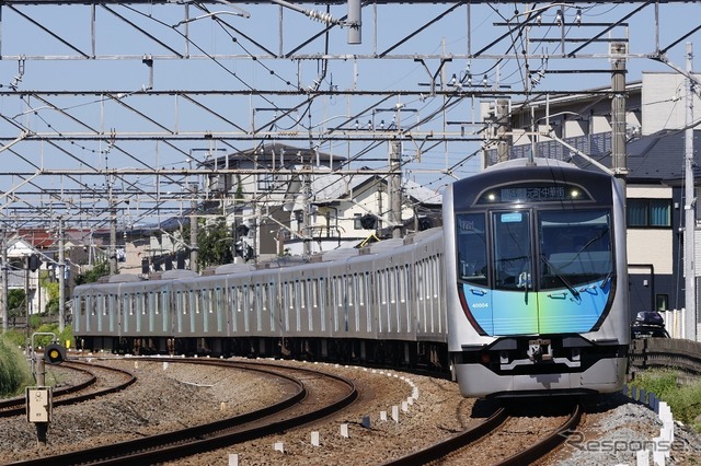 池袋・西武秩父線のサイクルトレインに使用される40000系『S-TRAIN』。自転車は10号車に持ち込める。秋津駅の臨時停車時刻は『S-TRAIN1号』が8時14分発、『S-TRAIN4号』が18時15分着。