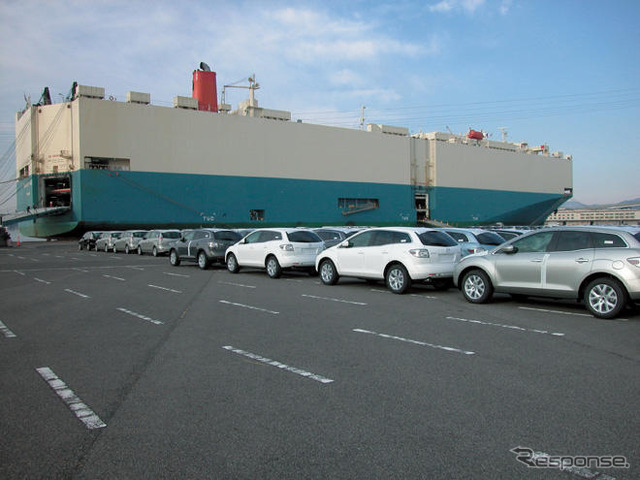 自動車輸出、33.6%減で3か月連続前年割れ…12月実績