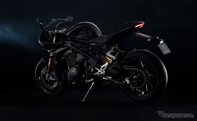 トライアンフ・スピードトリプル1200RRボンドエディション