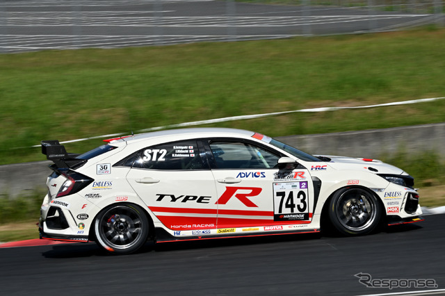 743号車Honda R&D Challenge FK8と若手エンジニア達