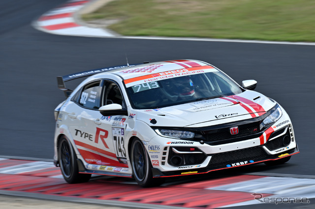 743号車Honda R&D Challenge FK8と若手エンジニア達