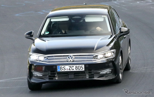VW パサートヴァリアント PHEVモデルの次期型プロトタイプ(スクープ写真)