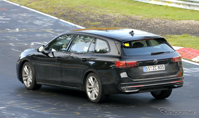 VW パサートヴァリアント PHEVモデルの次期型プロトタイプ(スクープ写真)