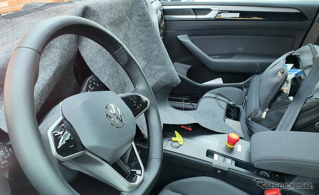 VW パサートヴァリアント PHEVモデルの次期型プロトタイプ(スクープ写真)