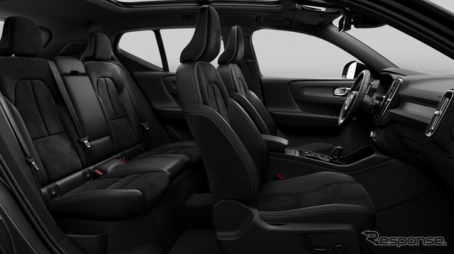 ボルボ XC40 アルティメット B4 AWD ダークエディション(シート)