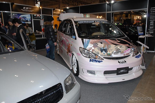【東京オートサロン09】写真蔵…尾林ファクトリー 痛車もあるよ!