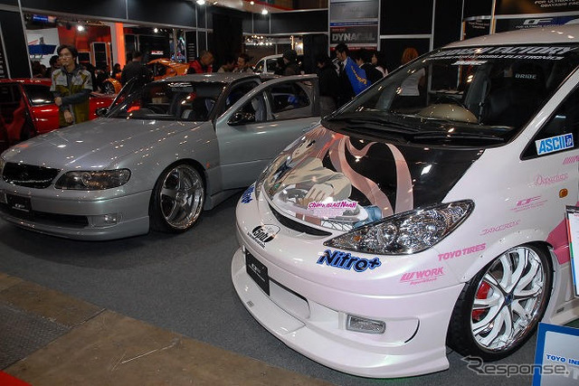 【東京オートサロン09】写真蔵…尾林ファクトリー 痛車もあるよ!