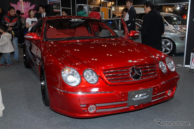 【東京オートサロン09】写真蔵…尾林ファクトリー 痛車もあるよ!