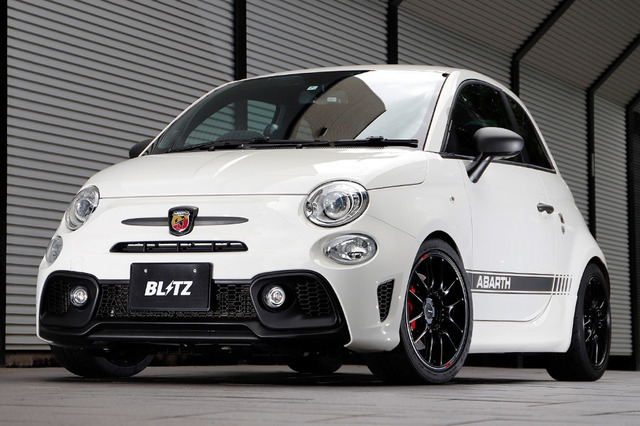 装着デモカー:ABARTH595