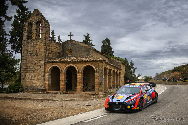 ヒョンデの「i20 N Rally1 HYBRID」(#11 T.ヌービル / スペイン戦2位)。
