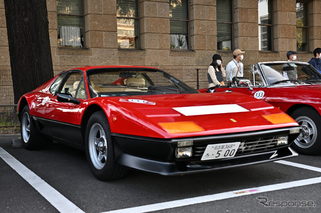 パレードの参加車両