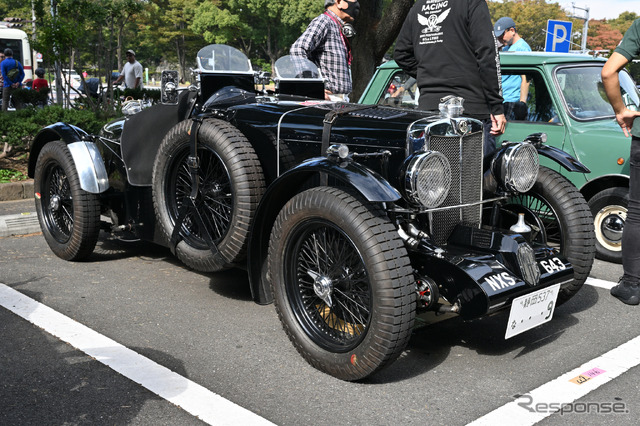 パレードの参加車両