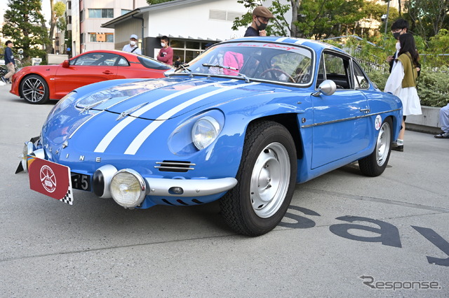 「小粋なフランスのスポーツカー」展の出展車両