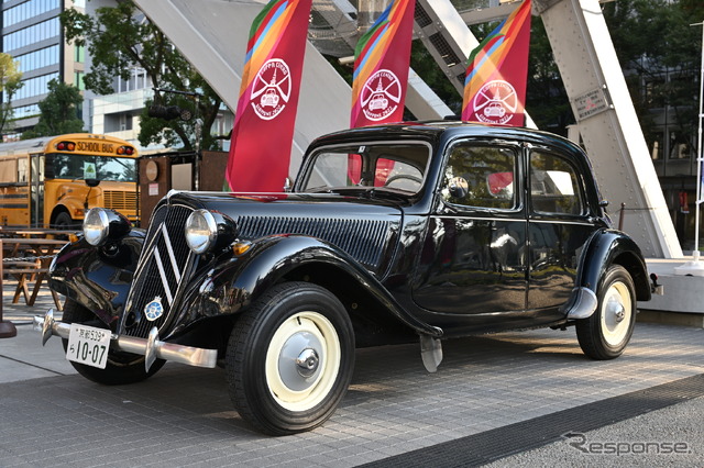 「シャンゼリゼの風」展で展示されたシトロエンの車両