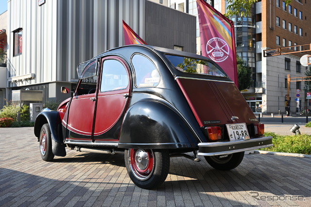 「シャンゼリゼの風」展で展示されたシトロエンの車両