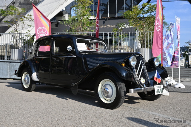 「シャンゼリゼの風」展で展示されたシトロエンの車両