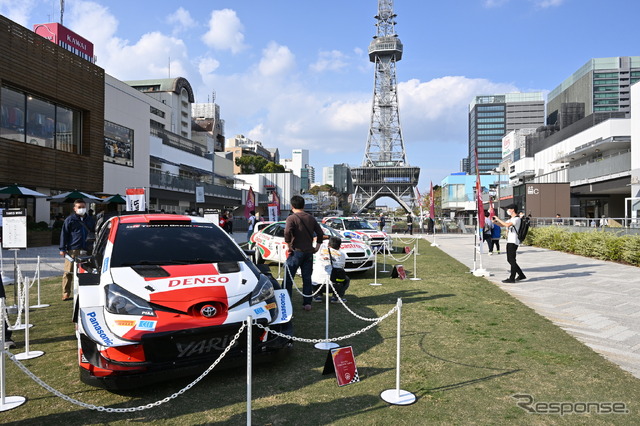 テレビ塔前の展示会場