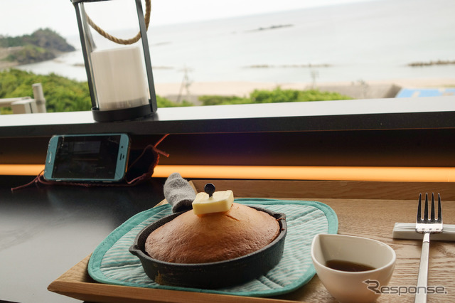 和田珍味ではパンケーキが人気らしい。ふっくらした味わいだった。