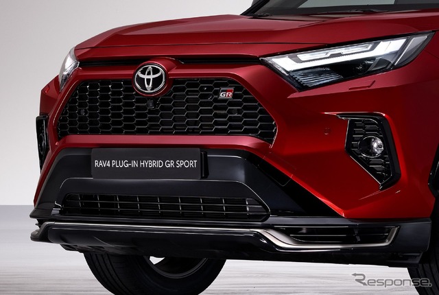 トヨタ RAV4 プラグインハイブリッド GR SPORT(欧州仕様)