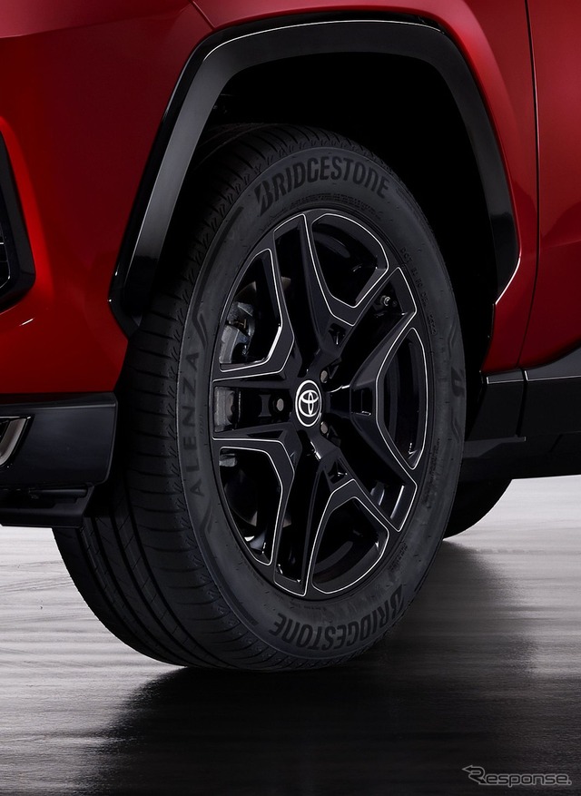 トヨタ RAV4 プラグインハイブリッド GR SPORT(欧州仕様)