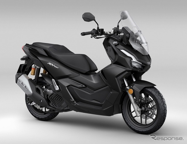 ホンダ ADV160(マットガンパウダーブラックメタリック)