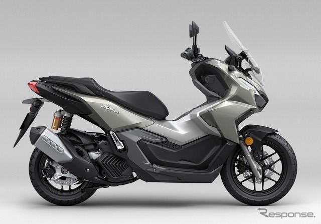 ホンダ ADV160(パールスモーキーグレー)