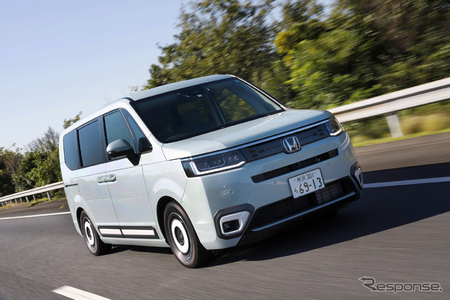 Honda ステップワゴン e:HEV AIR(純正アクセサリー装着車)