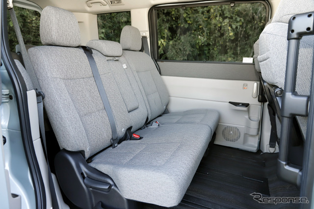 Honda ステップワゴン e:HEV AIR(純正アクセサリー装着車)