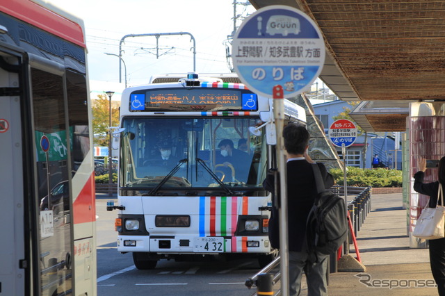 名鉄空港線 常滑駅を自動運転で着発する埼玉工業大学の自動運転バス(日野レインボーIIベース)