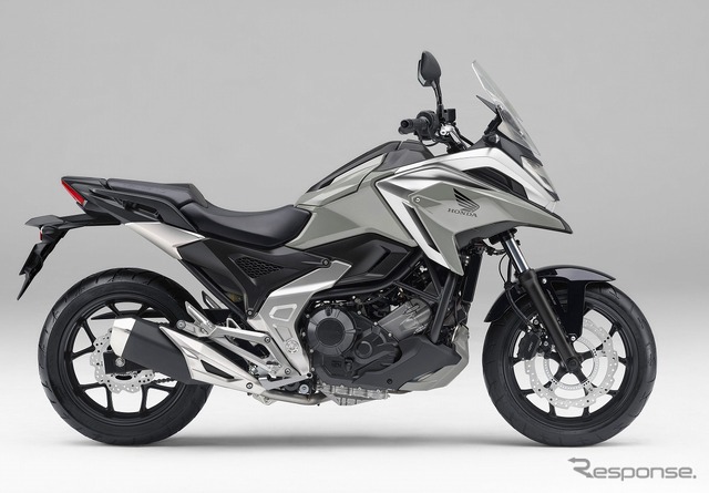 ホンダ NC750X（パールディープマッドグレー）