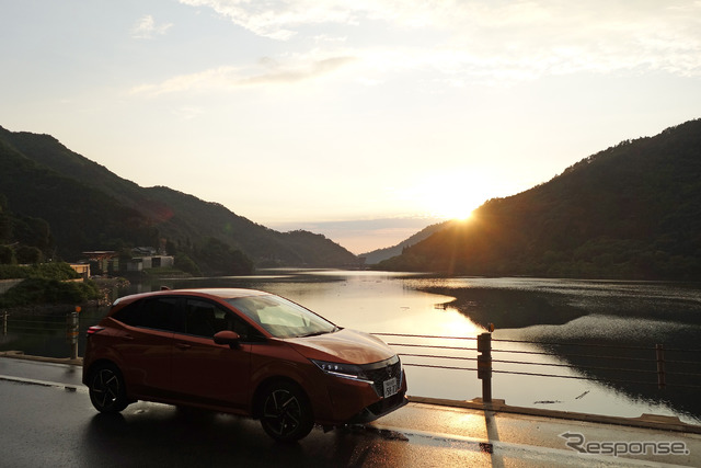 永源寺ダム湖畔で夕暮れを迎えた。