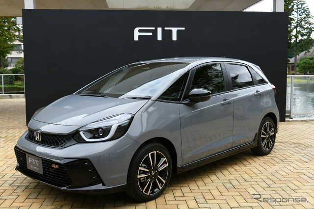 ホンダ フィット e:HEV RS