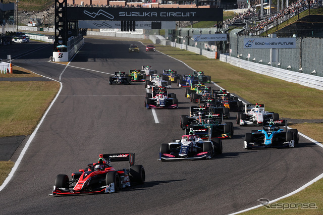決勝レーススタートシーン