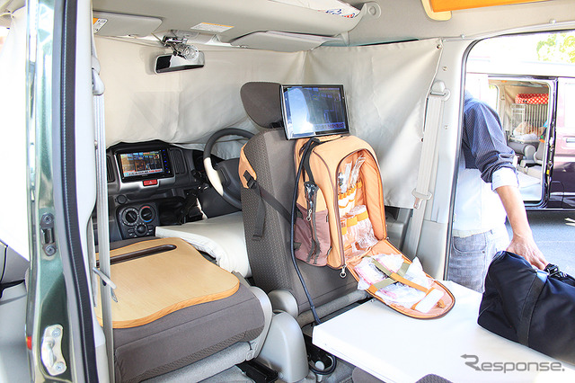 オートワンの軽自動車キャンピングカー『給電くんPOPUPルーフ』(お台場キャンピングカーフェア2022)